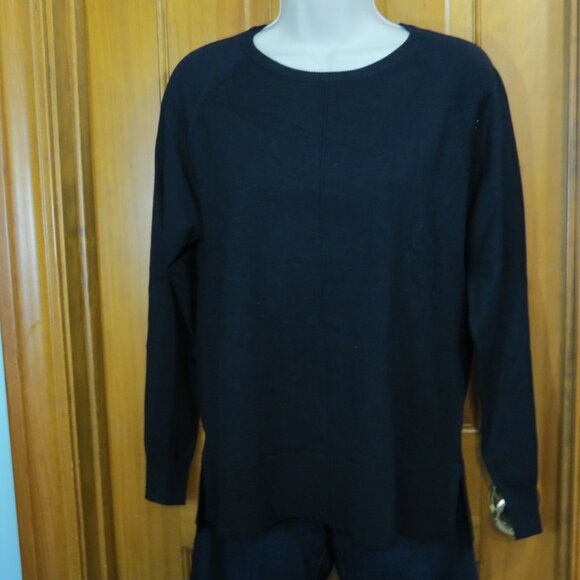 NWT Sunday Black Long Sleeve Pullover Sweater Smooth Knit Size Medium - Picture 8 of 12